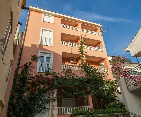 Apartments Knezovic