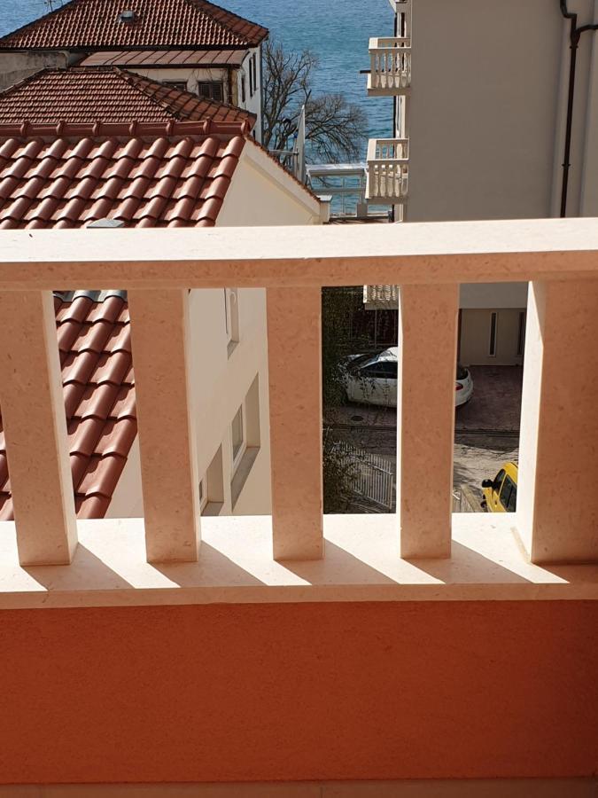 Knezovic Apartment Gradac (Split-Dalmatia)