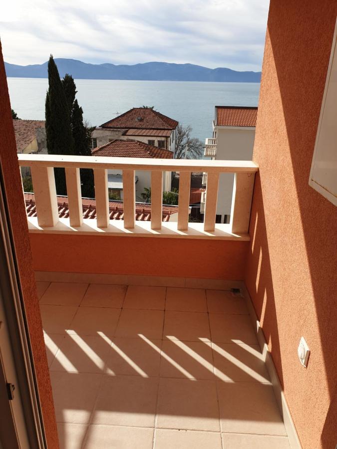Knezovic Apartment Gradac (Split-Dalmatia)