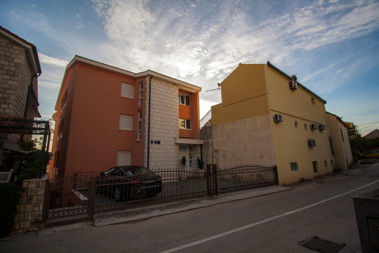 Knezovic