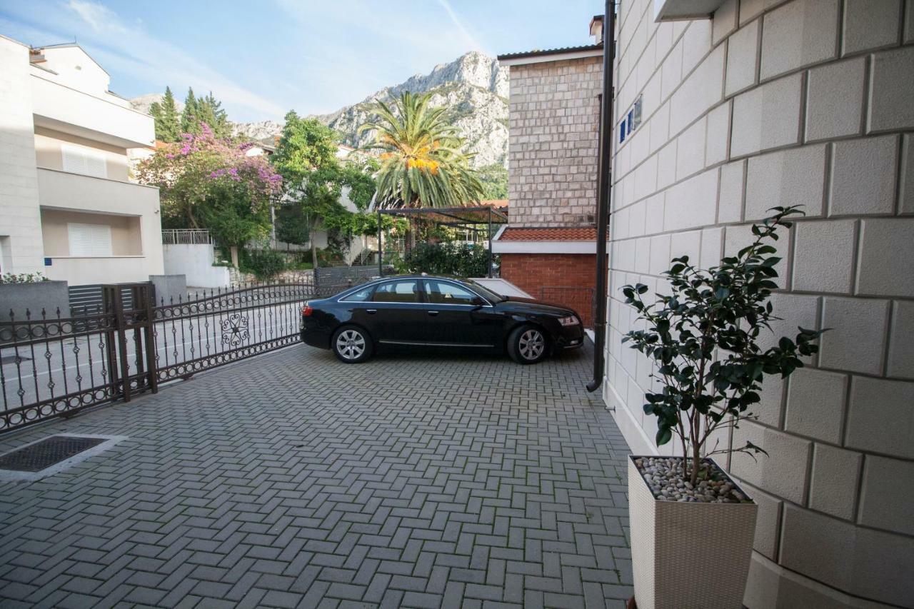 Knezovic Apartment Gradac (Split-Dalmatia)
