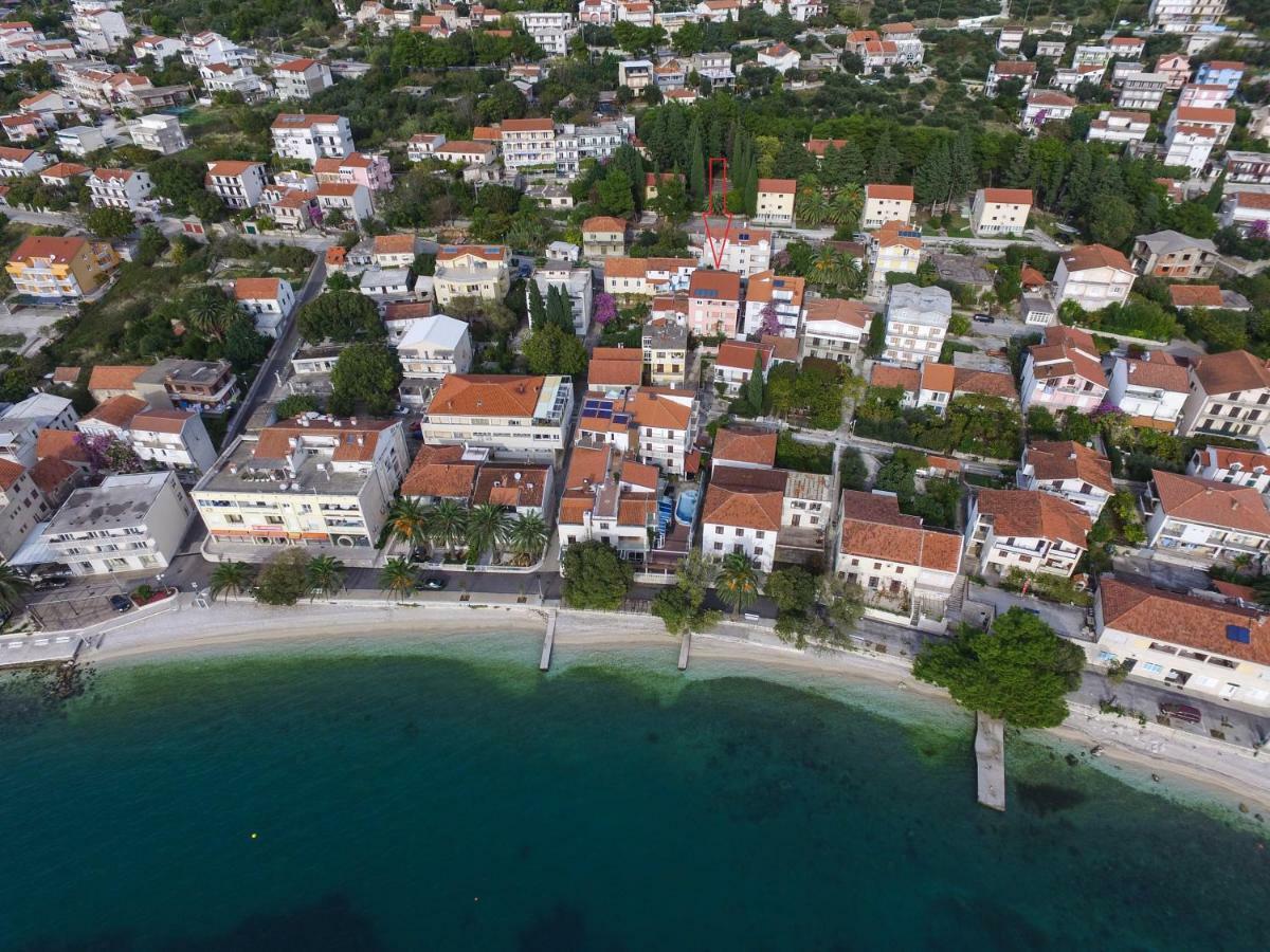 Knezovic Apartment Gradac (Split-Dalmatia)