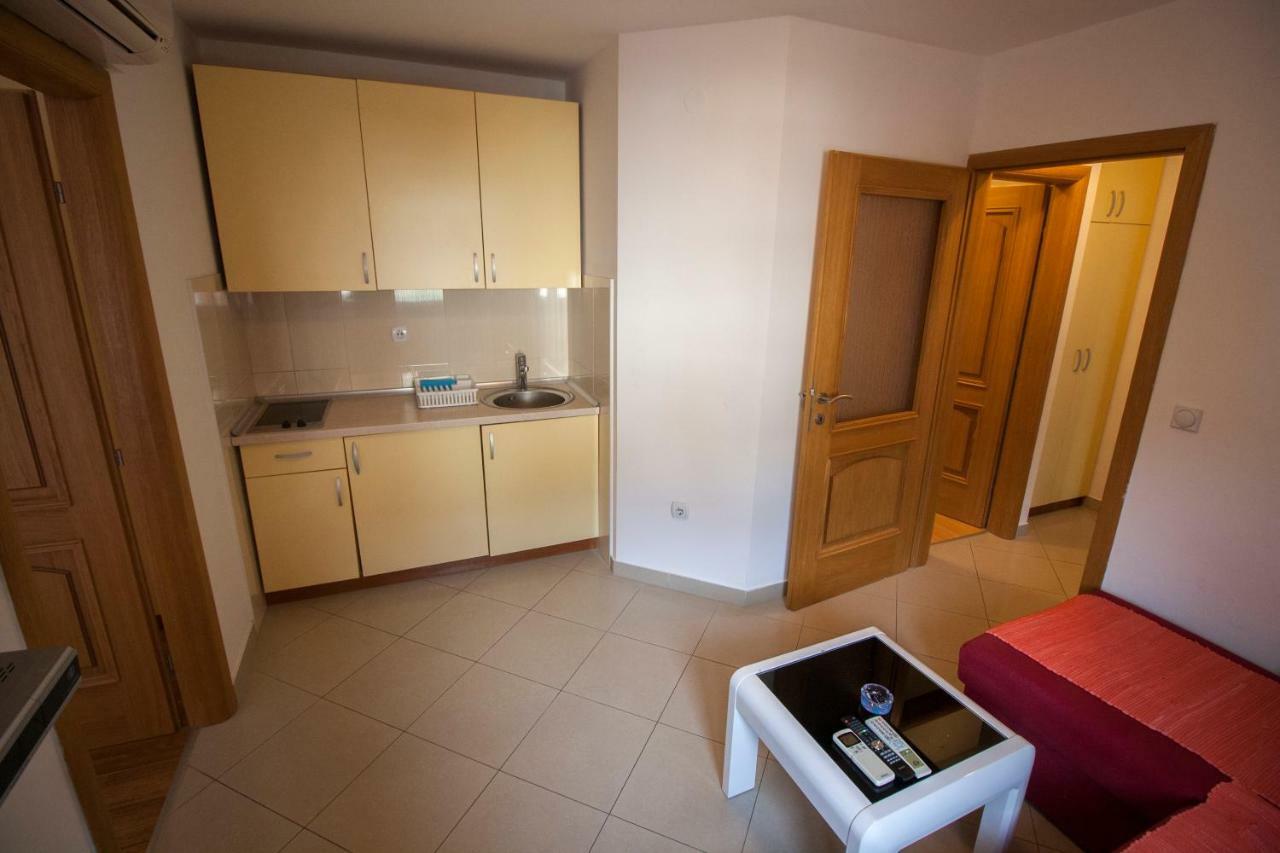 Knezovic * Gradac (Split-Dalmatia)