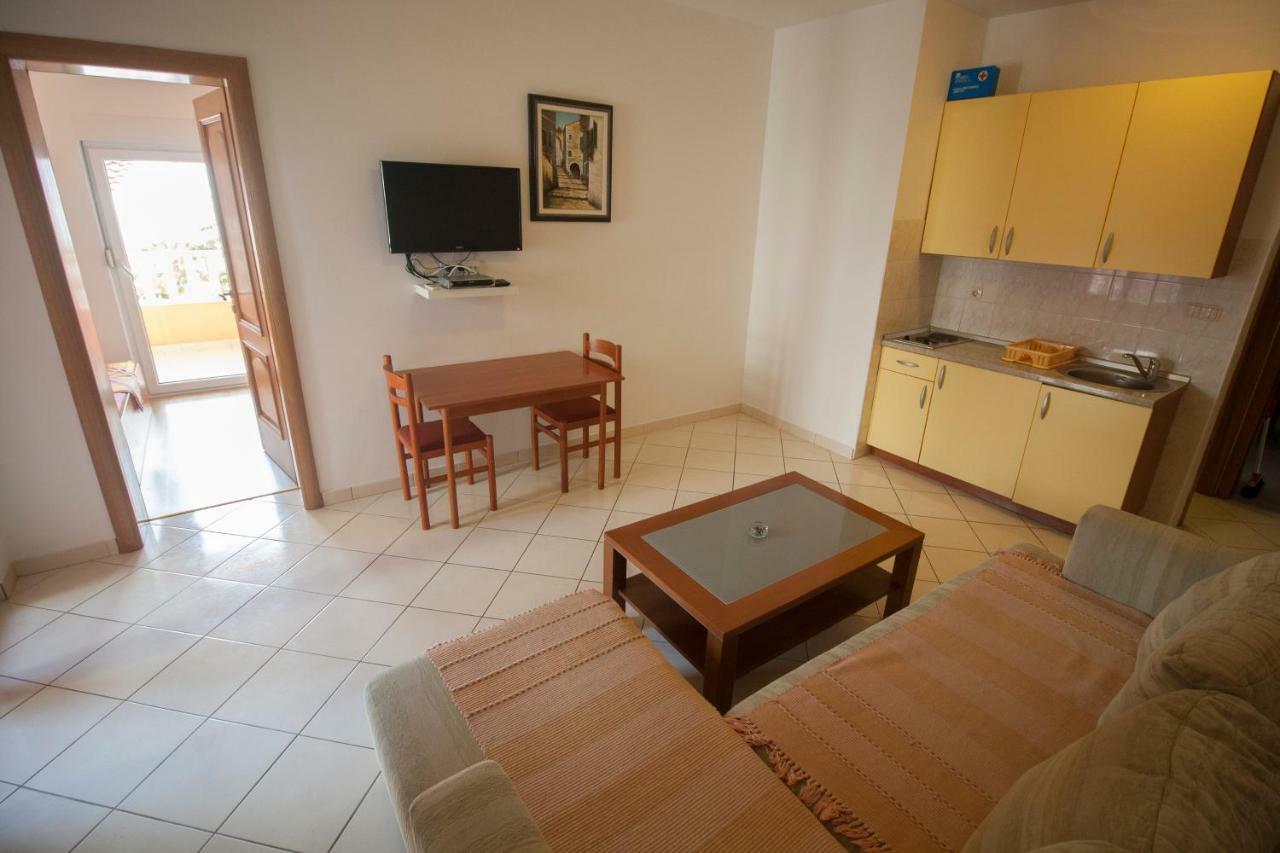Knezovic Apartment