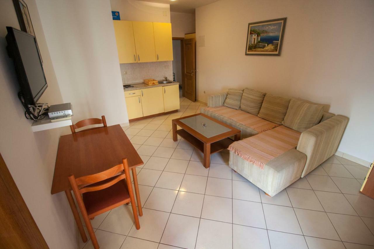 Knezovic Apartment