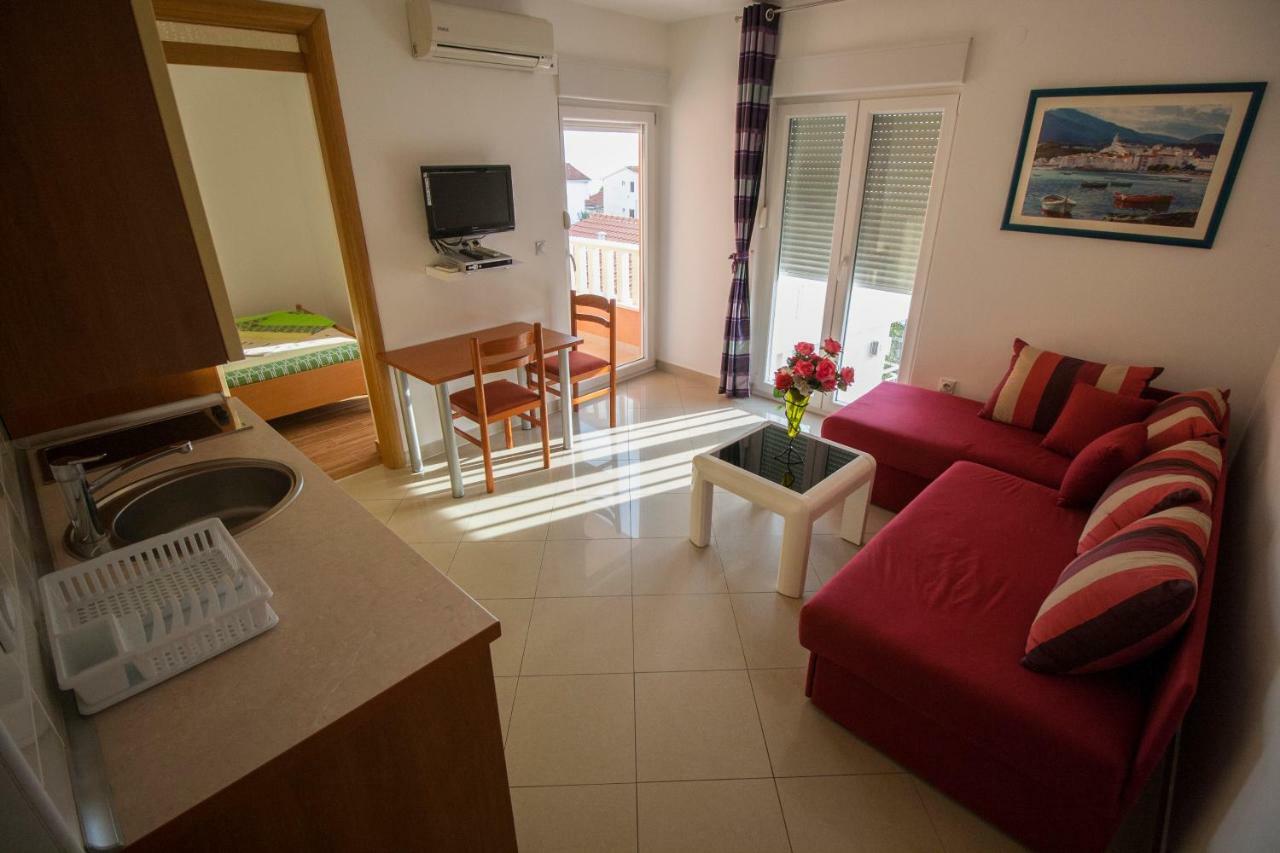 Knezovic * Gradac (Split-Dalmatia)
