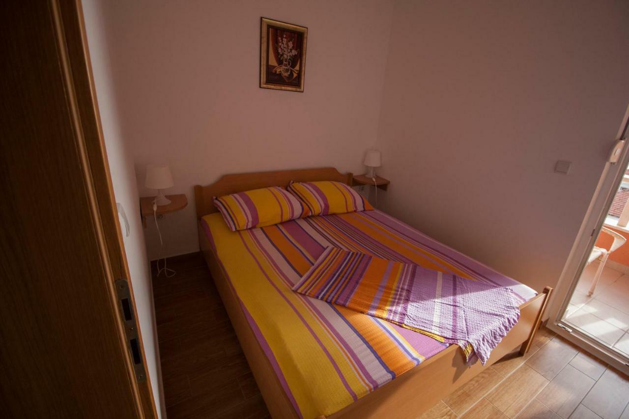 Knezovic * Gradac (Split-Dalmatia)