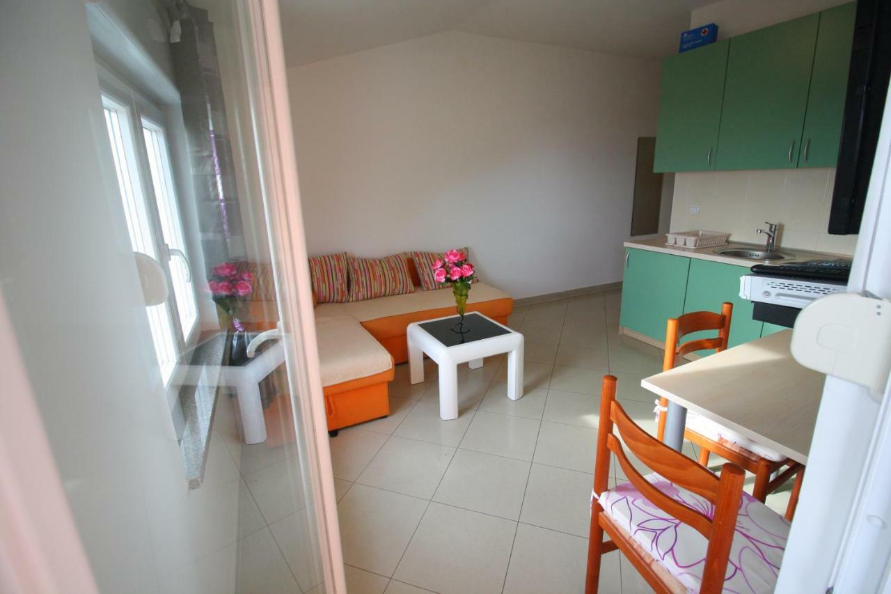 Knezovic Apartment *